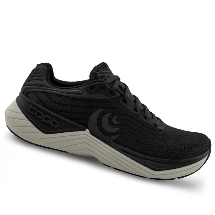 topo-athletic-scarpe-ultrafly-5-m076-black-charcoal_700x.webp